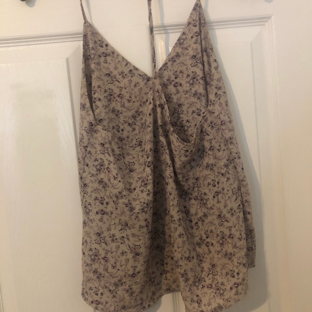Floral Top - Picture 2 of 3
